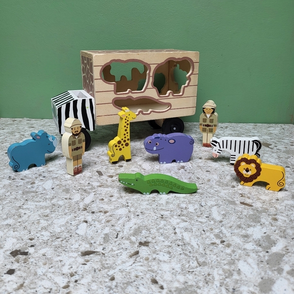 Wooden Animal Safari Playset - Picture 1 of 4